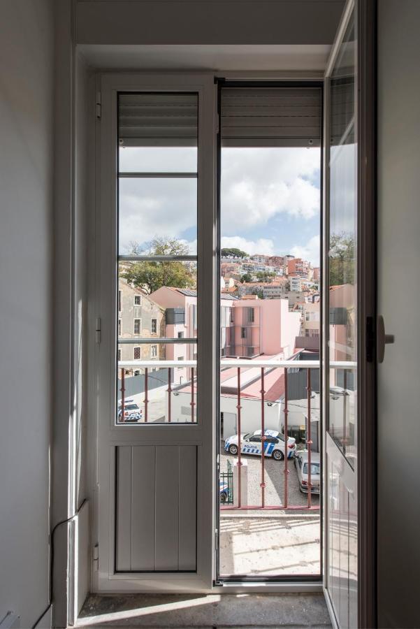 Cozy Apartment With Castel View Lisbon Exterior photo